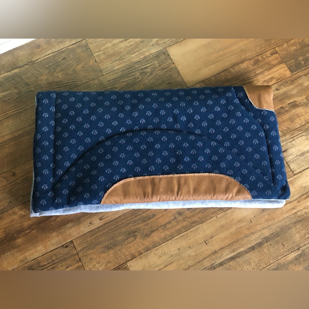 Blue Western Saddle Pad Nice Quality 28.5 X 29.5 X 1” Brown Accent
